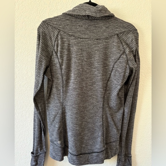 lululemon - Picture 3 of 4